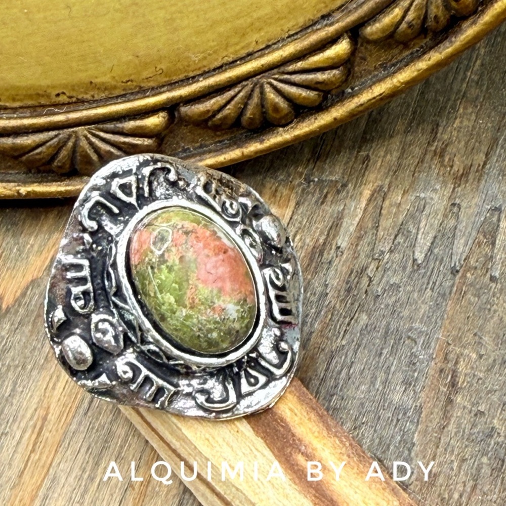 Maximalist | WESTERN Silver and OLIVE GREEN Stone Ring * OVAL